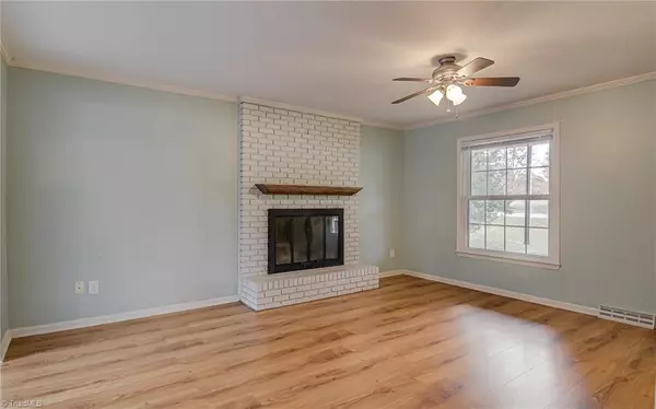 Kernersville, NC 27284,8140 Vance RD