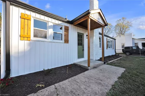 Jonesville, NC 28642,218 Cedarbrook RD