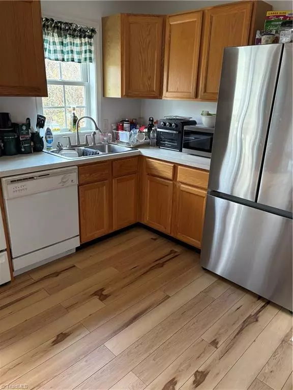 Winston-salem, NC 27127,3015 Konnoak DR