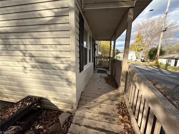 Lexington, NC 27292,113 Pond ST