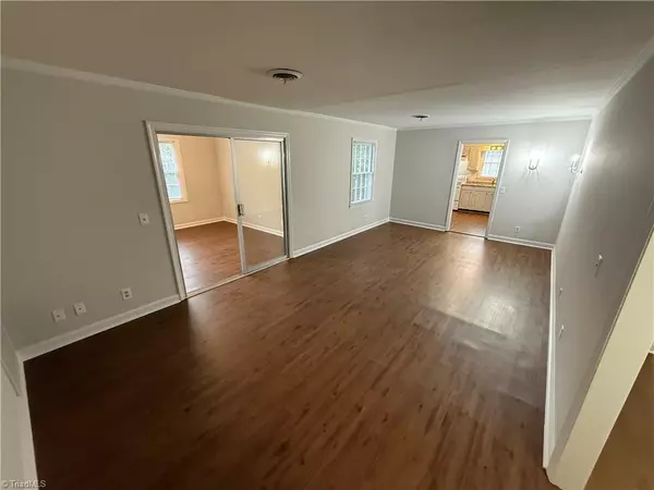 Winston-salem, NC 27106,105 Westgate CIR #D