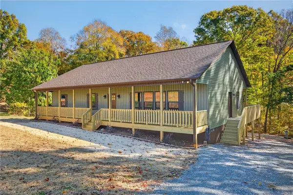 211 Lake Drive 8, Lexington, NC 27292