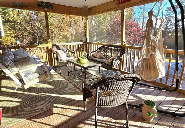 King, NC 27021,206 BESSEMER CT