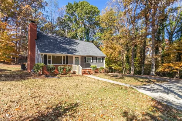 High Point, NC 27260,521 Dogwood CIR