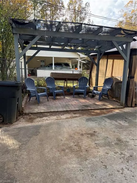 North Wilkesboro, NC 28659,221 Doncaster DR