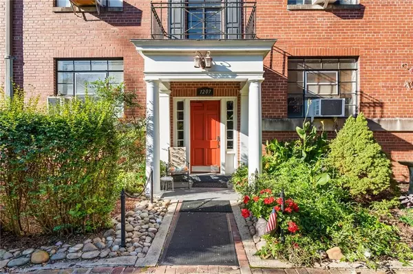 High Point, NC 27265,1207 N Main ST