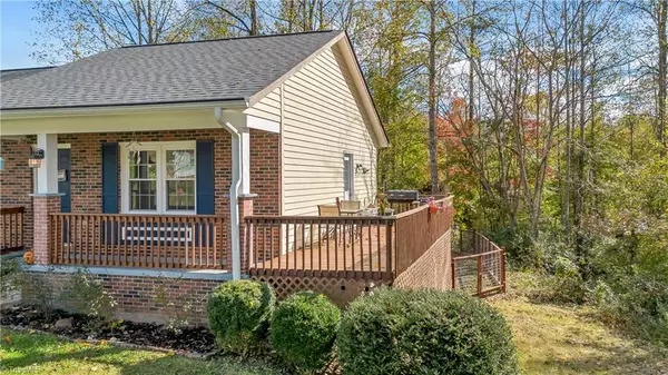 Lenoir, NC 28645,823 Queens ST NW