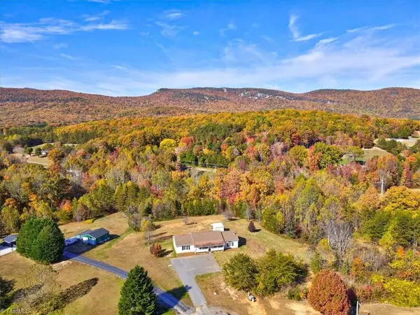 Walnut Cove, NC 27052,1040 Robin RD