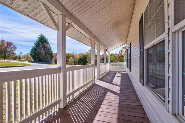 Walnut Cove, NC 27052,1040 Robin RD