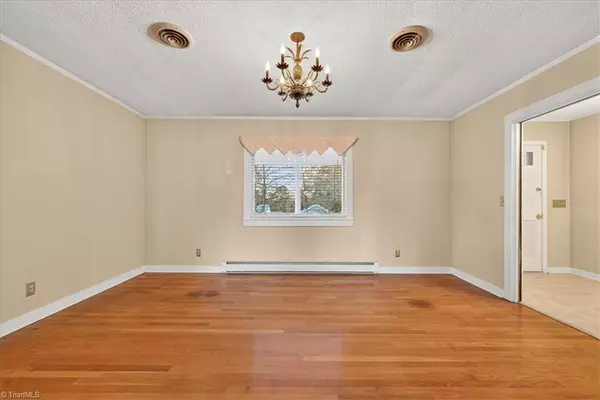 Asheboro, NC 27203,855 Lee ST