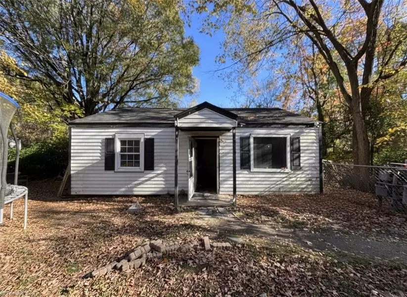 1216 Lolly LN, Greensboro, NC 27405