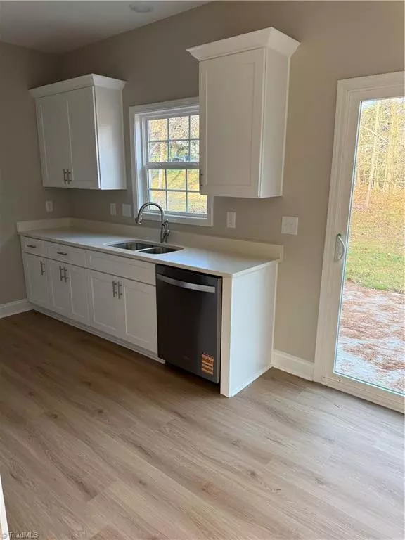 Mocksville, NC 27028,123 Creekside DR