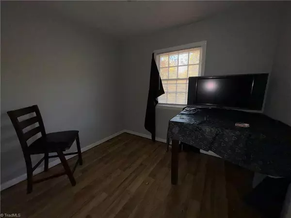 Greensboro, NC 27405,2010 Sharonbrook DR