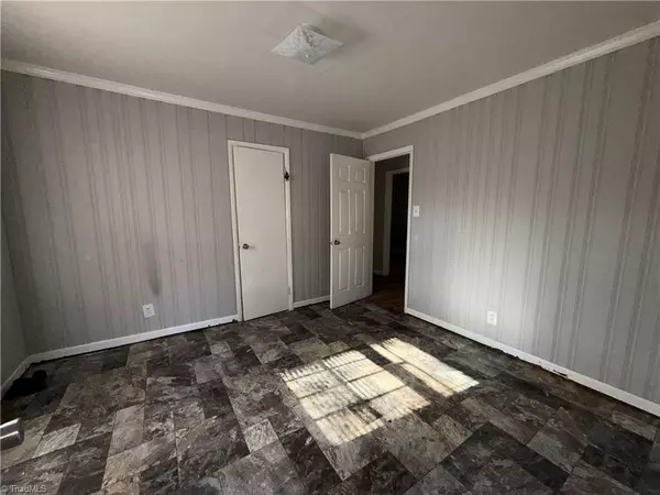 Greensboro, NC 27405,2010 Sharonbrook DR