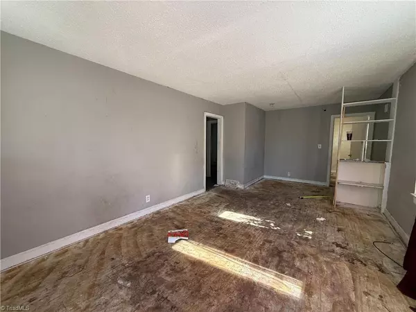 High Point, NC 27262,2507 Lexington AVE