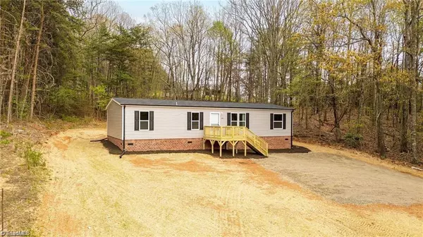 Taylorsville, NC 28681,1975 Carl Fox RD