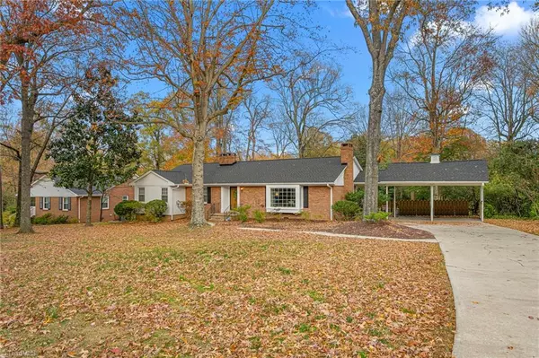 411 Shadowbrook DR, Burlington, NC 27215