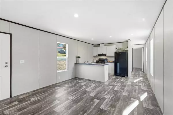 Mount Airy, NC 27030,185 Glen TER