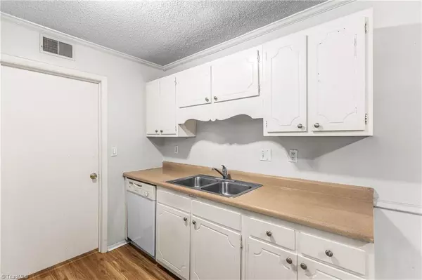 Winston-salem, NC 27103,2200 Sunderland RD #139K