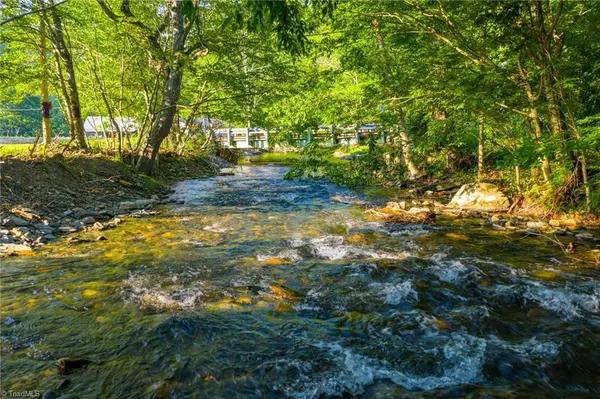 Creston, NC 28615,4690 Three Top RD