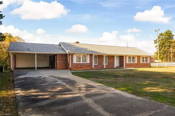 106 Forest Hill RD, Lexington, NC 27295