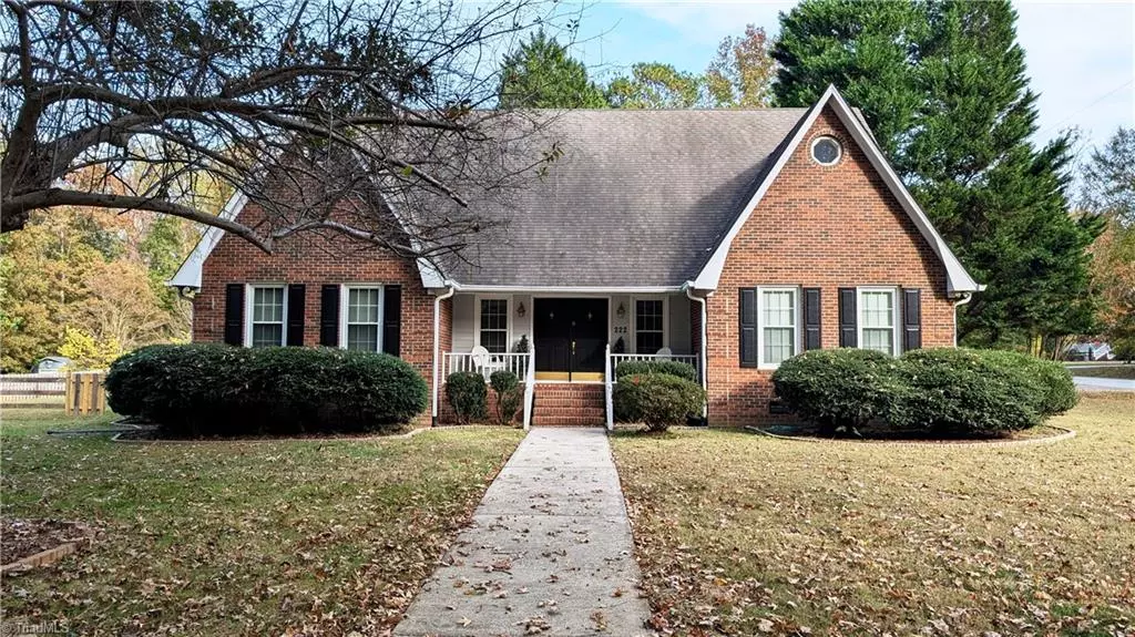 222 Shallowbrook DR, Advance, NC 27006