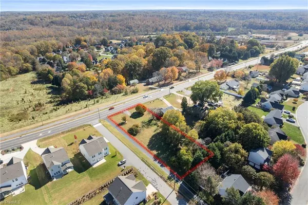 Winston-salem, NC 27106,610 Meadowlark DR