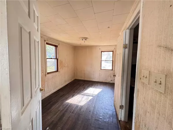 Jonesville, NC 28642,117 Pinnix ST