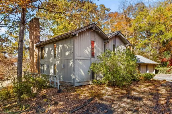 High Point, NC 27265,219 Cascade DR