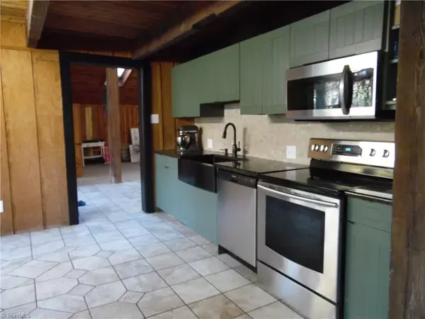 Milton, NC 27305,9867 NC Highway 62 N