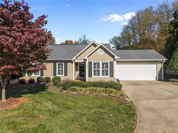 5006 Heathridge TER, Greensboro, NC 27410