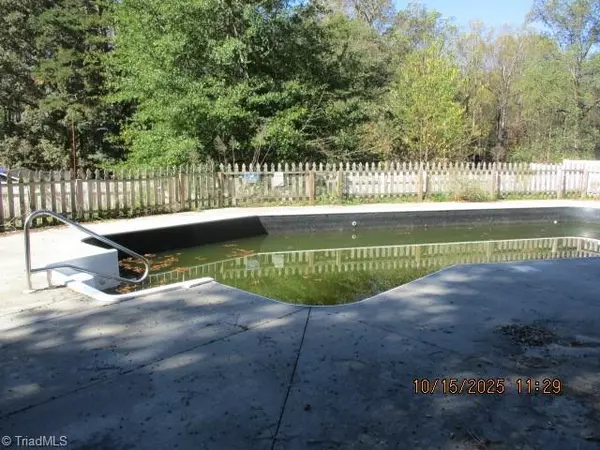 Jonesville, NC 28642,107 Glenwood AVE