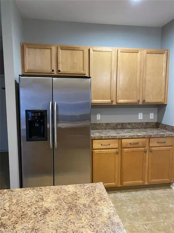 High Point, NC 27265,6434 Hedgewood LN