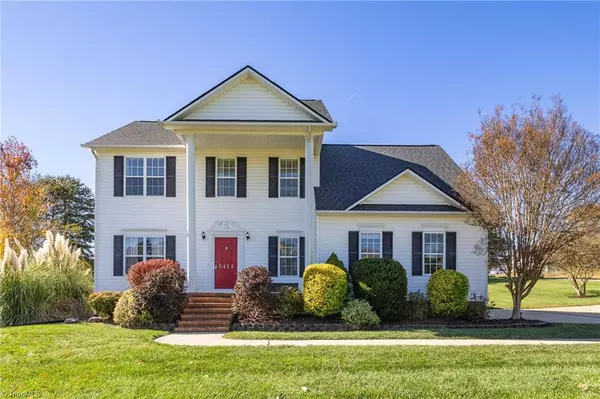 5413 Country Hills DR, Mcleansville, NC 27301