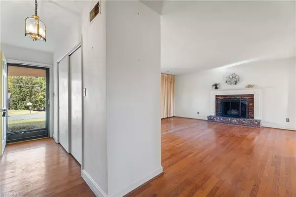 Winston-salem, NC 27103,4924 Stonington RD