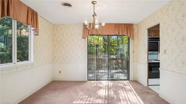 Jamestown, NC 27282,218 Shadowlawn DR