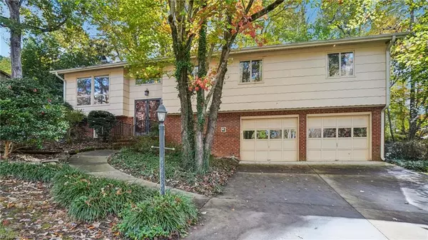 218 Shadowlawn DR, Jamestown, NC 27282