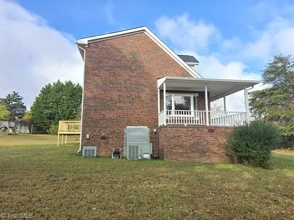 Burlington, NC 27217,1688 Birchwood DR