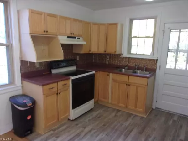 Winston-salem, NC 27103,1406 Chelsea ST