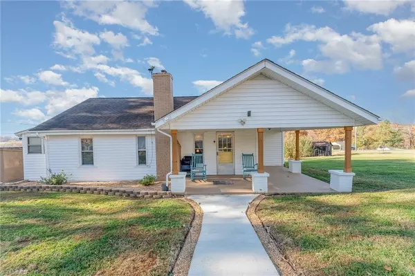 3959 Red Brush RD, Mount Airy, NC 27030