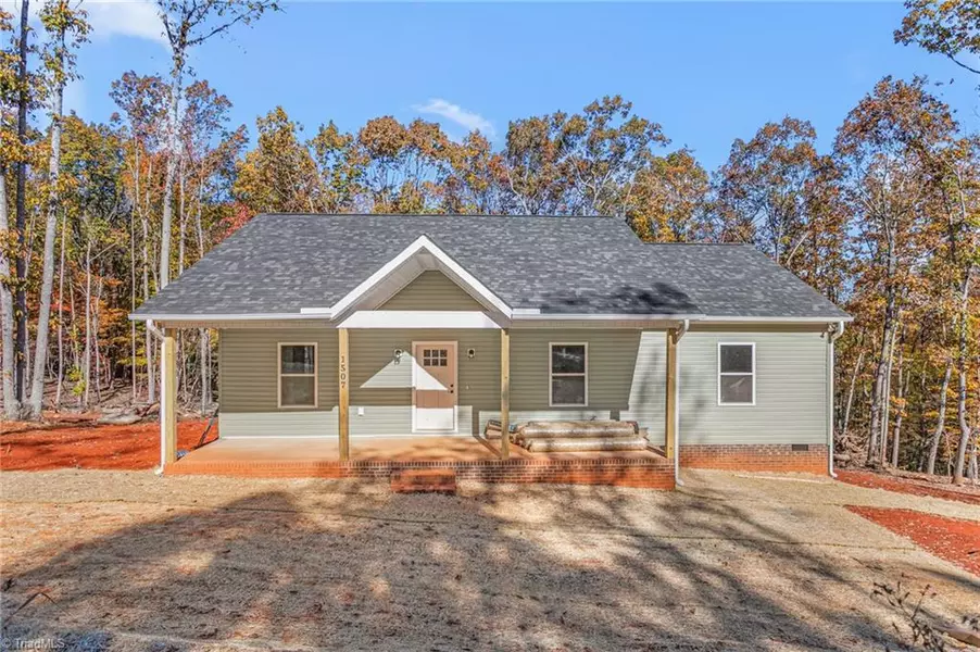 1507 Alta Vista LN, Graham, NC 27253
