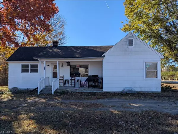 513 Memorial Park DR, Thomasville, NC 27360