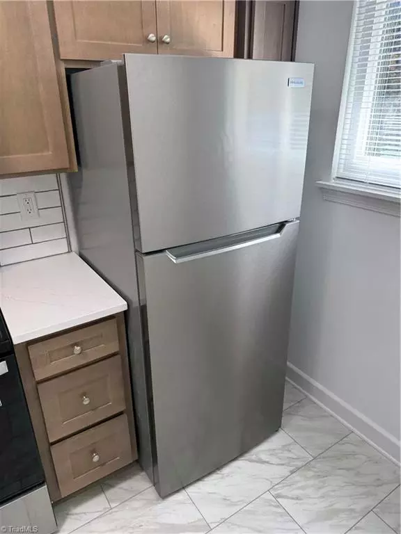 Winston-salem, NC 27104,220 N Hawthorne RD #C