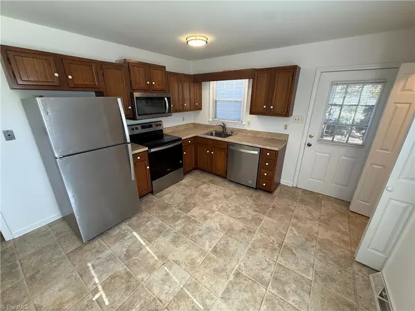 Winston-salem, NC 27127,1688 Guilford DR