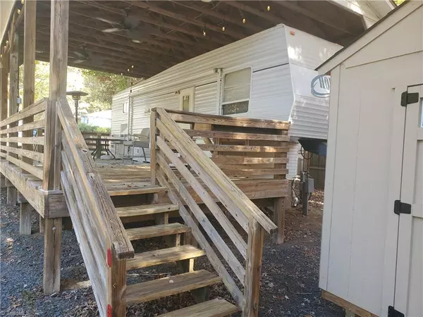 199 Roberts RD, Mount Gilead, NC 27306