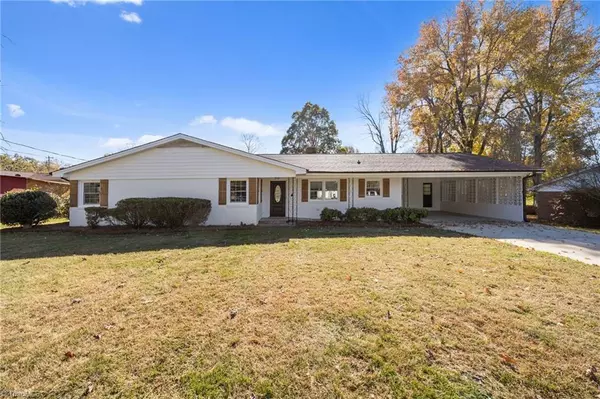 Thomasville, NC 27360,712 Diana DR