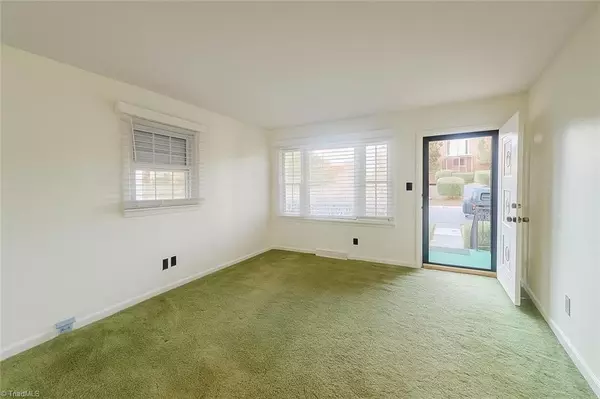 Winston-salem, NC 27105,4106 Whitfield RD