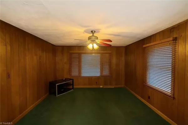 Winston-salem, NC 27105,4106 Whitfield RD