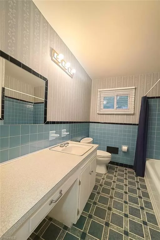 Winston-salem, NC 27105,4106 Whitfield RD