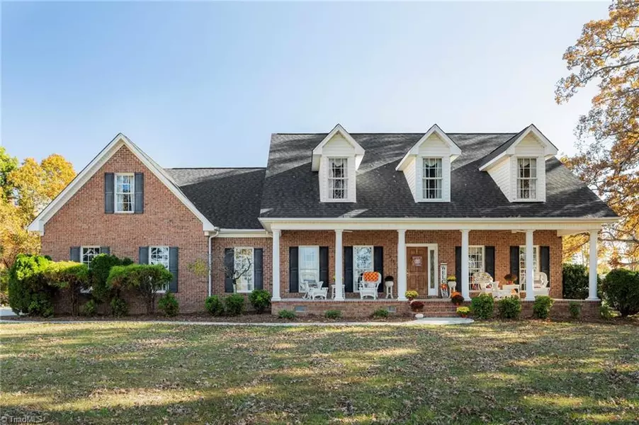 2131 Scalesville RD, Summerfield, NC 27358